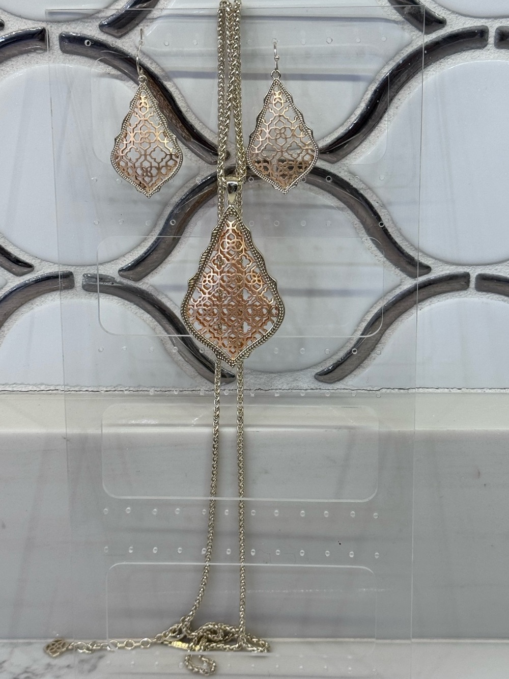 NEW Kendra Scott Set- Rose Gold Teardrop Pendant Aiden Necklace & Addie Earrings